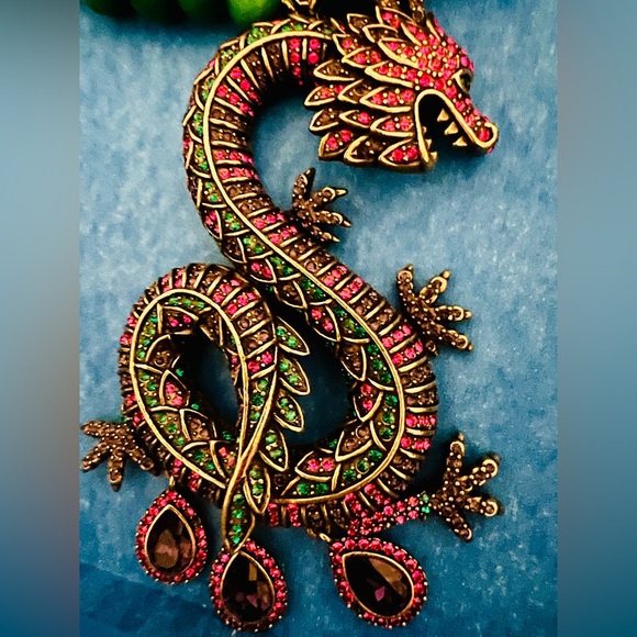 Heidi Daus Jade Dragón Necklace - Picture 3 of 3